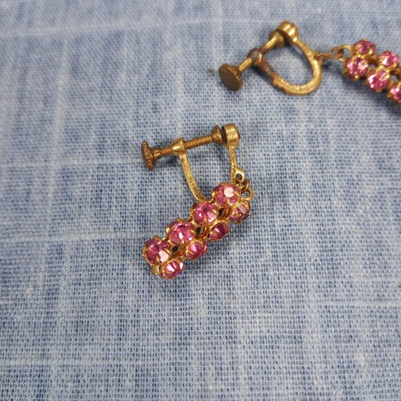 1960s Vintage Screw Back Dangle Earrings with a Double Row of Pink Rhinestones - Picture 4 of 4